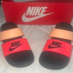NIKE WMNS Benassi Dúo Ultra Slide